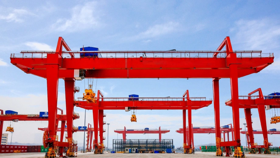 Intelligent Port Crane.webp