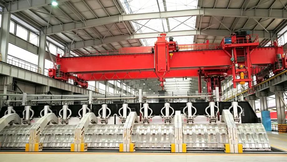 Multifunction Crane for Electrolytic Aluminum.webp